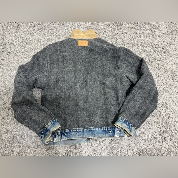 Vintage Levil's 80s 70904-
0317 denim jacket. - Picture 8 of 10